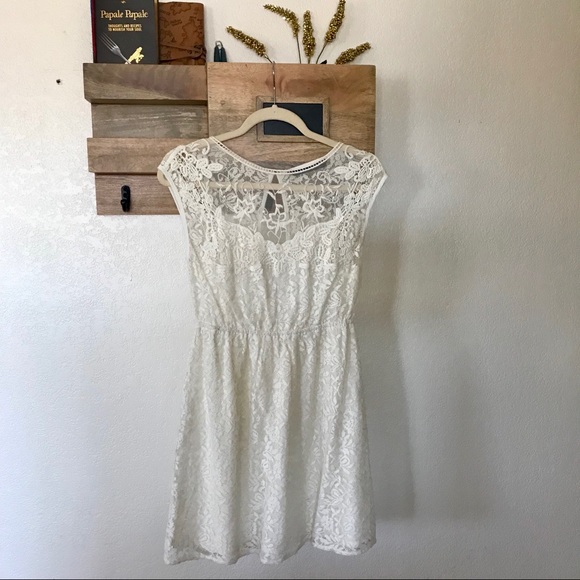 Zara white lace dress with peek-a-boo back - Picture 2 of 7